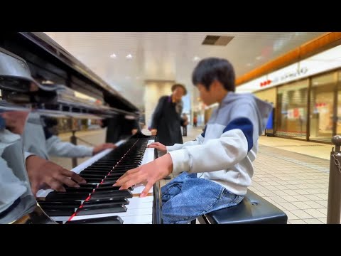 Playing ‘Nagori Yuki’ at the Station Brought Joy to an Elderly Woman | Sheet Music Available